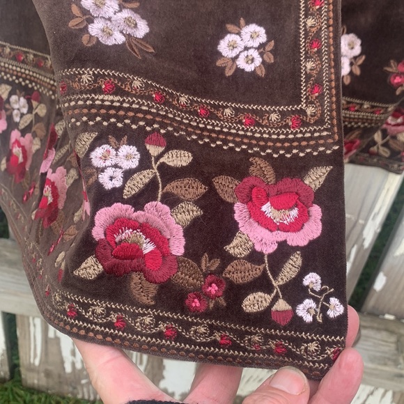 Embroidered long coat brown floral Nygard Collection - Picture 6 of 16